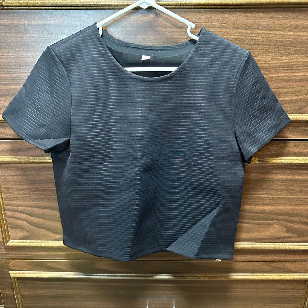 Lululemon Shaped Short Sleeve Size 6